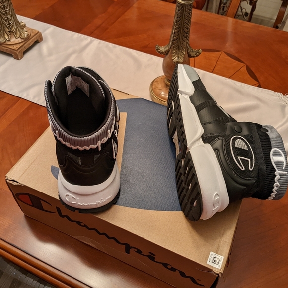Champion Black & Gray Size 10 - Picture 8 of 11